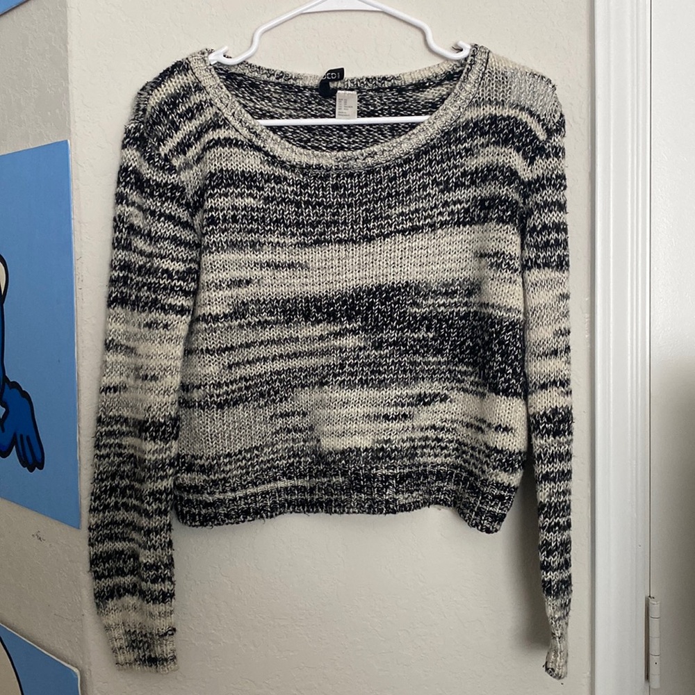 H&M Flecked Black White Grey Knit Cropped Sweater